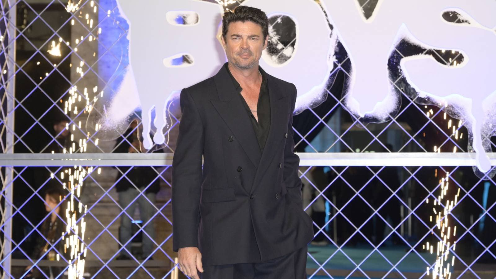 Karl Urban's Gritty Dystopian Sci-Fi Thriller Is Now ...