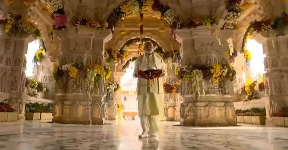 The robbing of a deity stirs a political storm in India