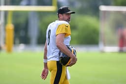 Steelers QB Aaron Rodger rips Dianna Russini after Mike ...
