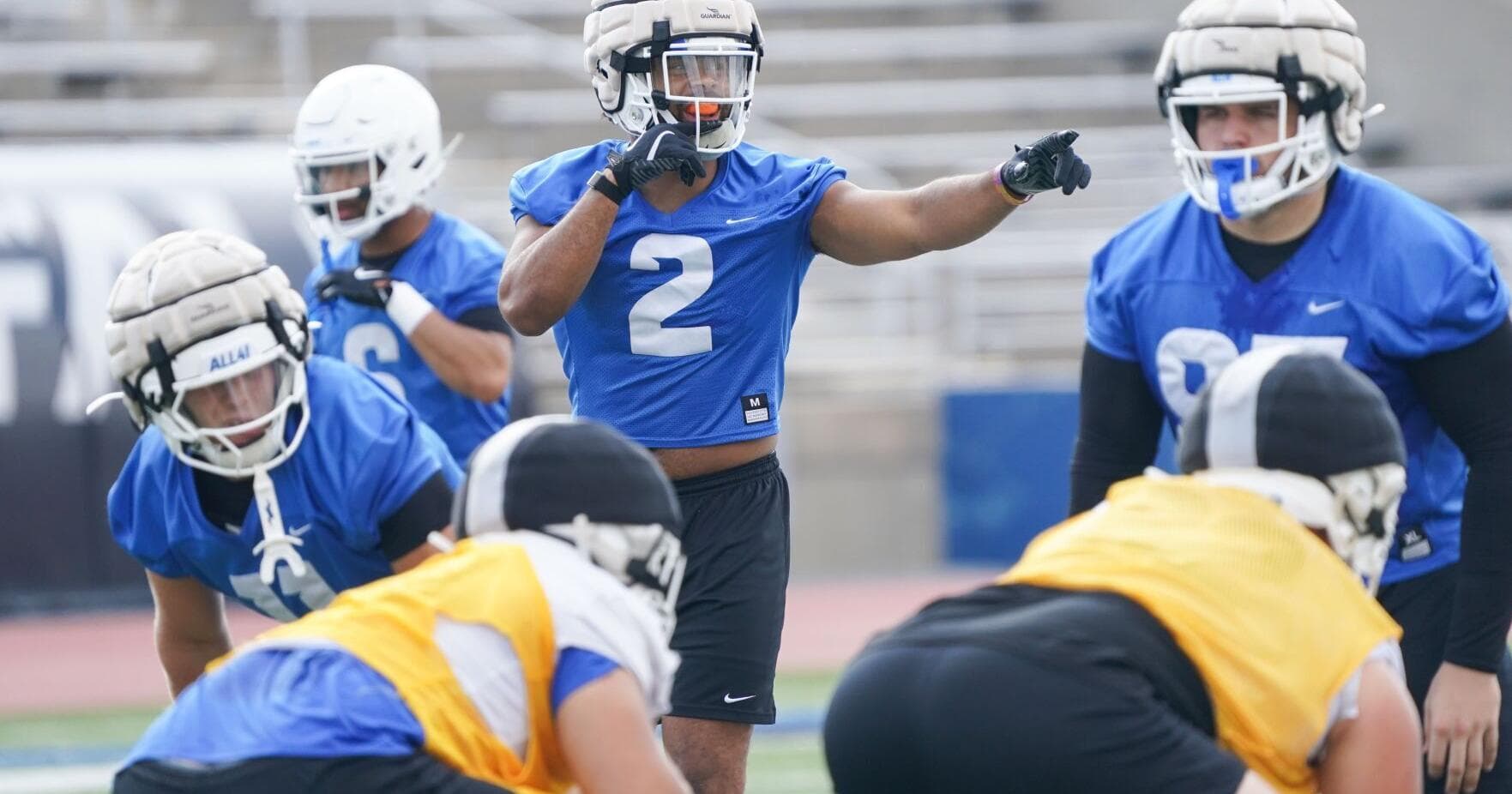 UB linebacker learned long snapping from his NFL brother