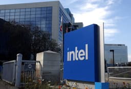 Intel stock rises as big tech stumbles. What’s driving the gain?