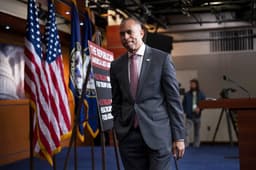 Democrats hold early edge in battle over US House: Poll