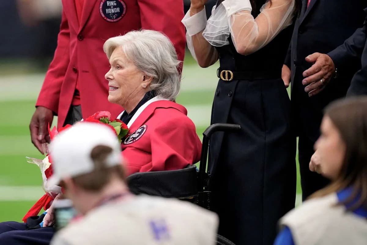 'We love you. We'll miss you.' Houston Texans past and ...