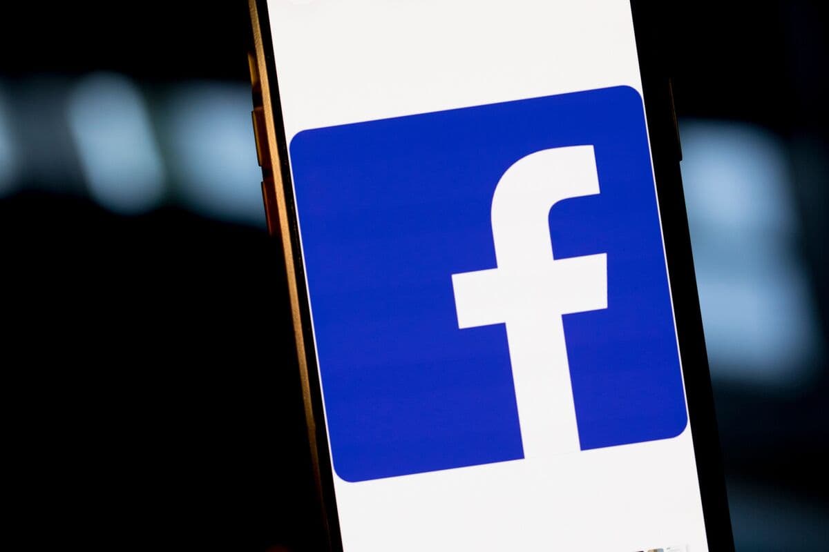 Philippines Asks Facebook to Curb Fake News, Warns of Legal Move - Bloomberg