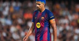 Barcelona star Ronald Araujo suffers injury before World ...