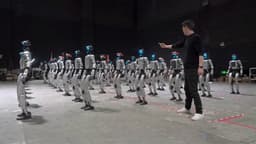 @Scobleizer reposted: cool

Unitree CEO Wang Xingxing and his robotics army of G1s.

These are designe...
