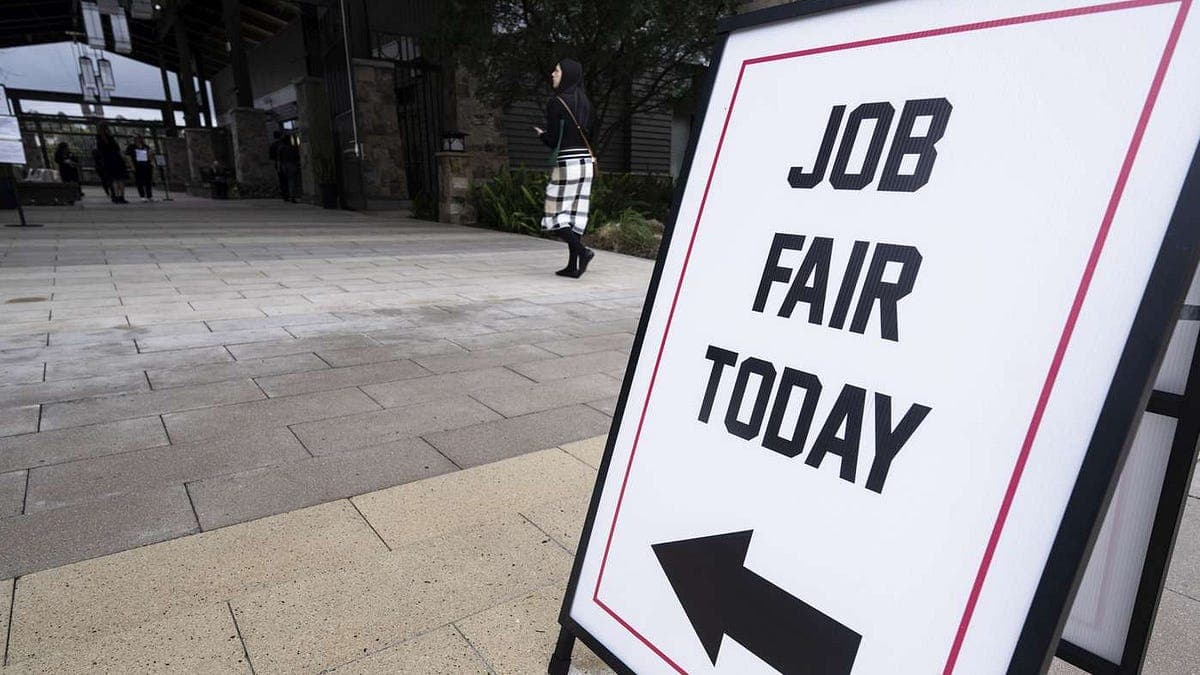 U.S. Job Growth Slows in June as Labor Force Drop Complicates Fed Rate Outlook