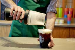 Starbucks $1,200 Performance Bonus for Hourly Workers Begins This Fall - Bloomberg