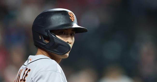 Giants sell Lee Jung-hoo to land elite prospect