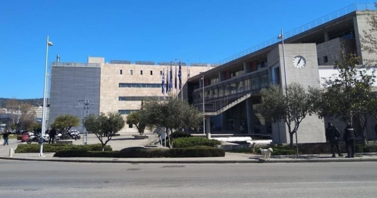 Πόσους απινιδωτές διαθέτει ο Δήμος Θεσσαλονίκης - Τα μέτρα για την ...