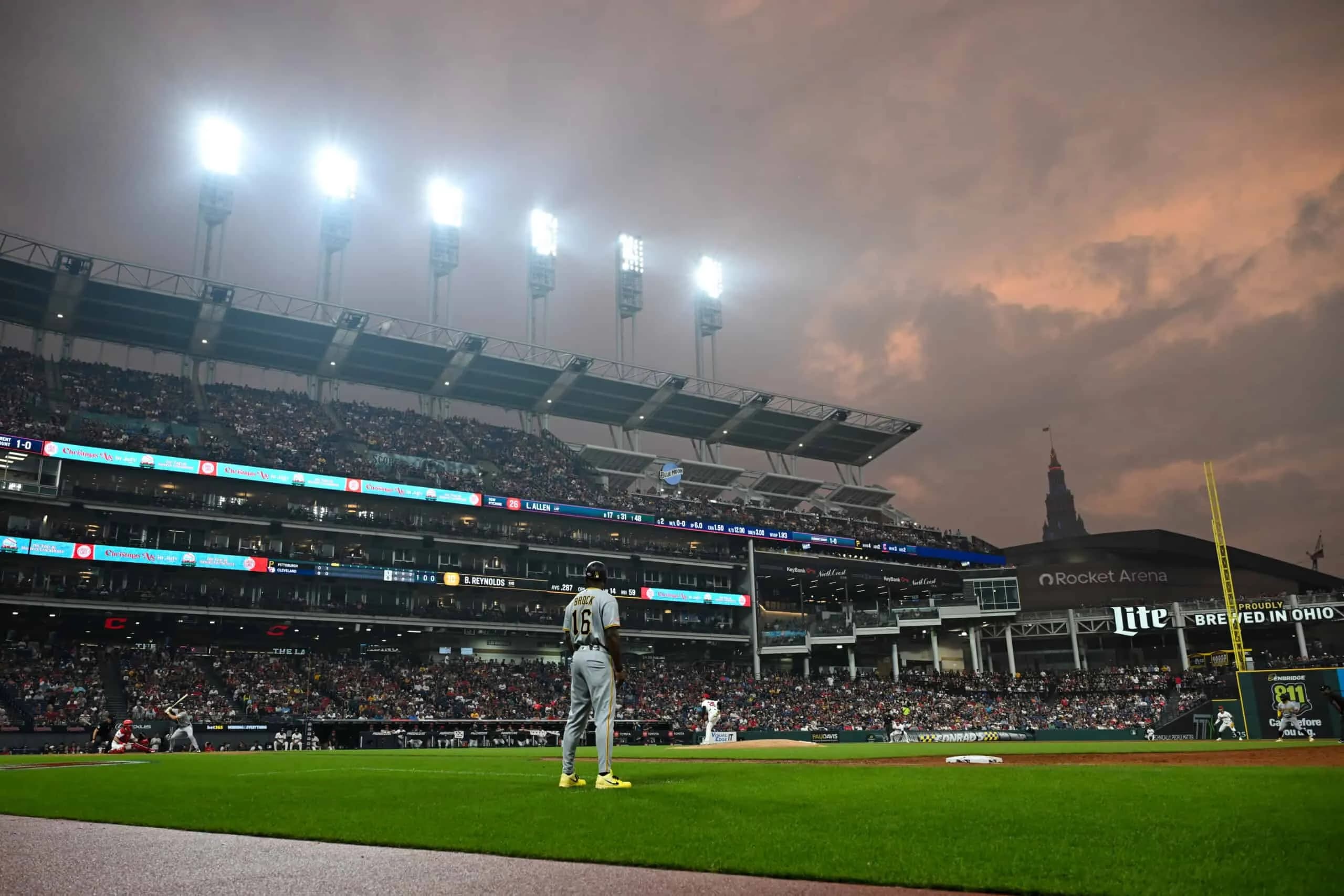 Guardians Free Agent Pitcher Being Linked To 3 MLB Teams