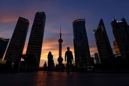 China stocks retreat as chipmakers tumble from record highs