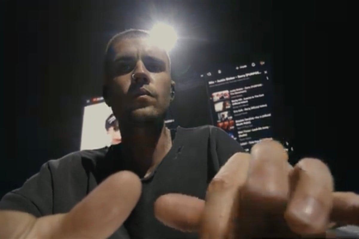 Justin Bieber divides fans with stripped-back Coachella headline set using a laptop on stage | The Independent