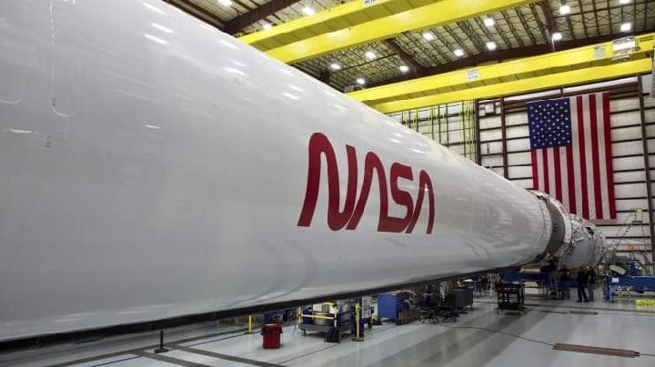 NASA Plans 4 New Moon Missions With 3 Private ...