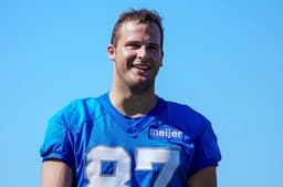 Quick hitters: LaPorta dealing with hip injury, Bartch concussed, Goff to sit and Dobbs to start vs. Washington