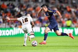 Galaxy fall to Dynamo in Hirving 'Chucky' Lozano's debut