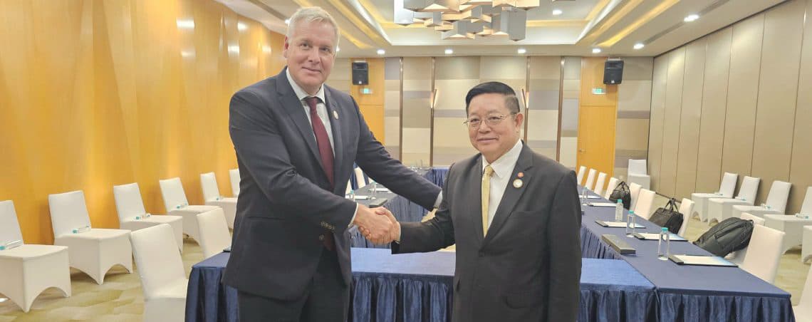 Secretary-General of ASEAN meets with Deputy Minister of International Trade of Canada