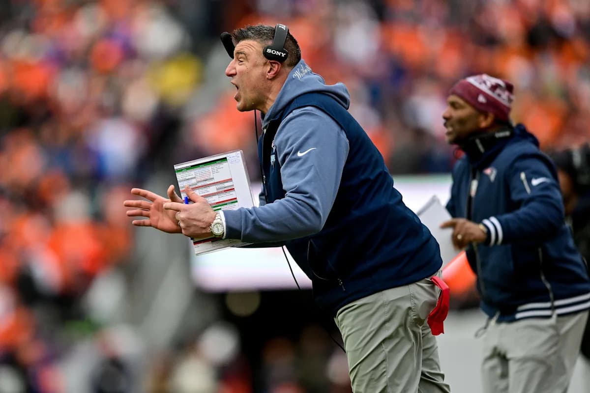 Patriots' Mike Vrabel Refuses to Give Up Major Head ...