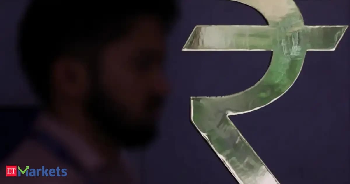 Rupee dips on week as oil pangs linger, intervention ...
