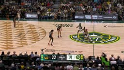 @WNBA: Horston rattles the three-pointer home to end the 1Q 🚨

LAS-SEA | USA Network | 2026 WNBA Commission...