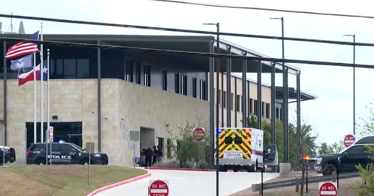 Authorities: Student shot teacher at Texas high school before fatally shooting self | National | telegraphherald.com