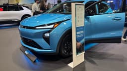 Consumers respond after federal ZEV rebates re-introduced - Auto Service World