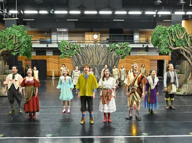 『はじまりの樹の神話～こそあどの森の物語～』東京公演に向けて――通し稽古が行われました！｜最新ニュース｜劇団四季