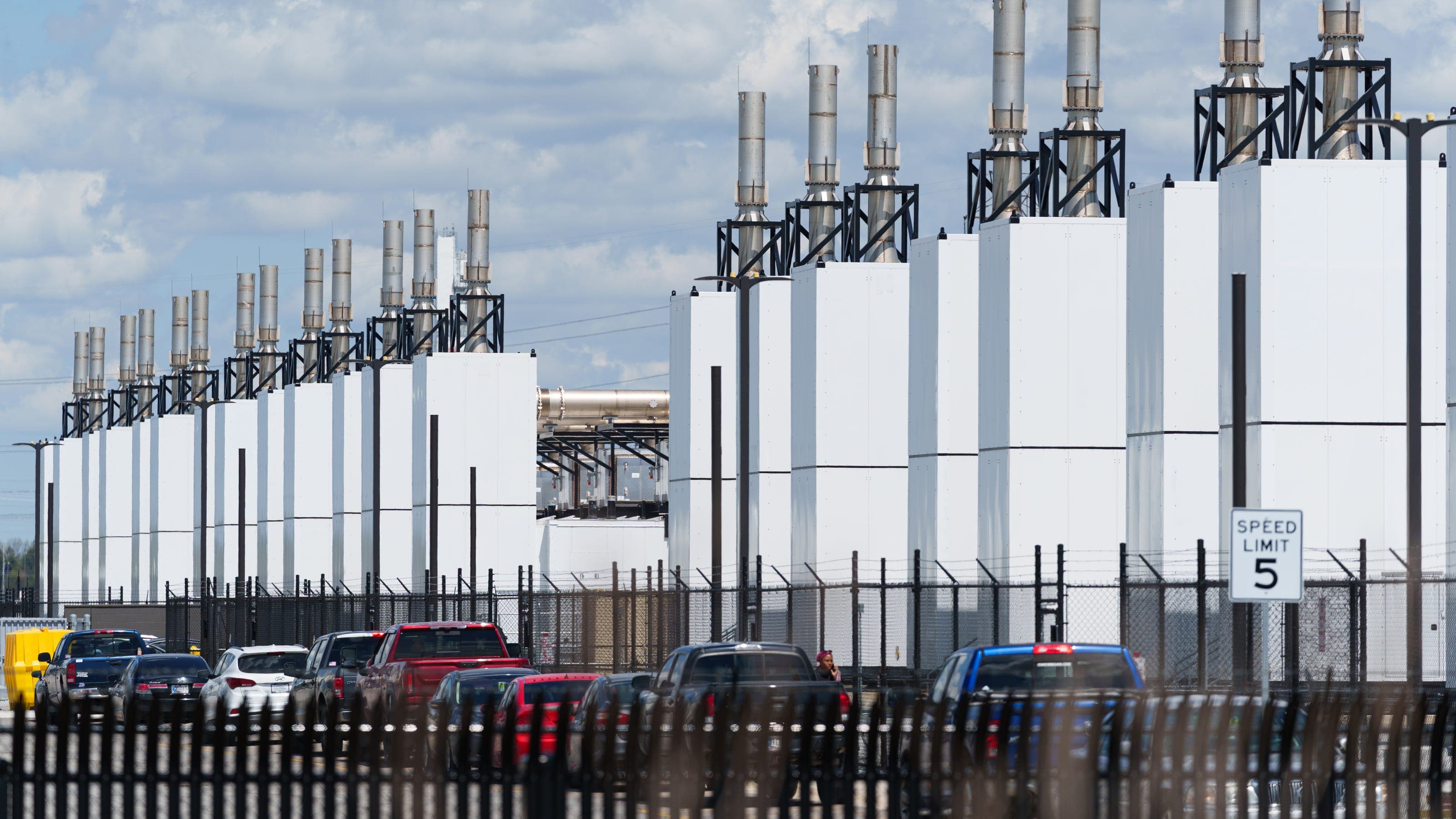 Data centers need a lot of energy. Some turn to fossil fuels for power