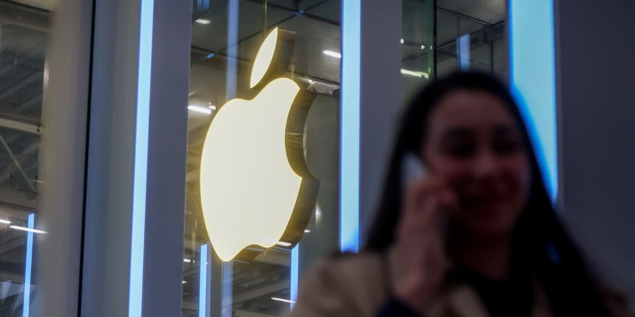 Apple Just Hit a Record High With Its AI Engines Idling. Imagine What ...