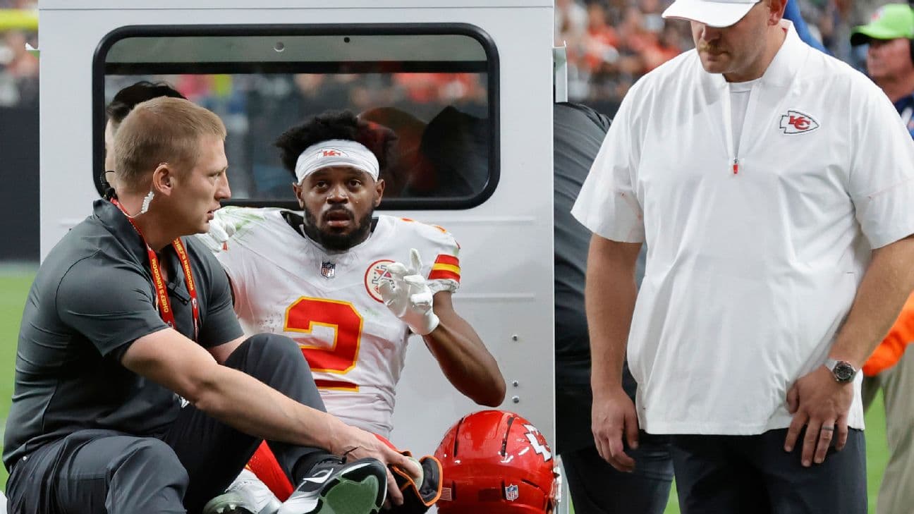 Chiefs WR Thornton has dislocated ankle, sources say