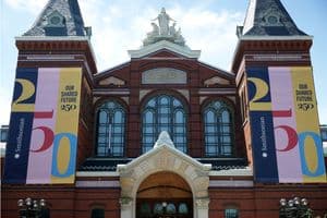 Smithsonian picks building for National Latino Museum - Quartz
