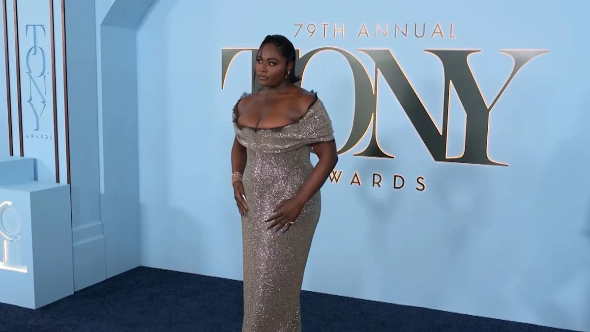 The Blue Carpet Looks That Nearly Stole the Show at ...