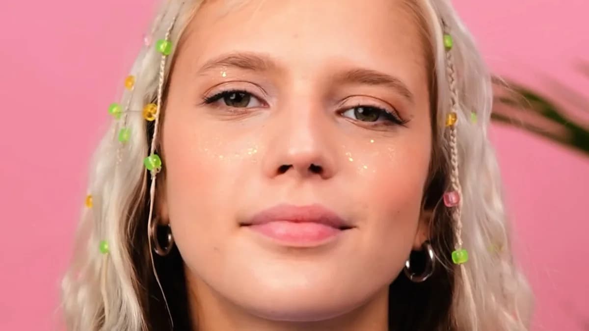 Genius Sparkle Hair Hacks You'll Be Glad You Learned ...