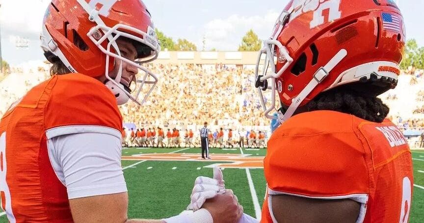 Jacket-ex Landyn Locke throws 4 TDs as Sam Houston picks up first ...