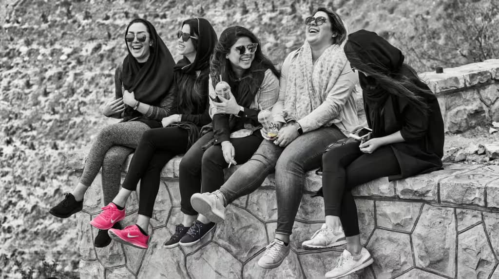 Iran Closes Dozens of Cafes in Hijab Crackdown - Ontime+