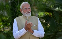 PM Modi's witty 'Panchayat' exchange with actors goes viral