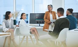 How to Use AI to Model HR Operating Model Scenarios
