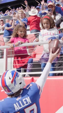 @BuffaloBills: .@JoshAllenQB making memories. 🥹

#GoBills | #BillsMafia https://t.co/dl3G8SVTPz
