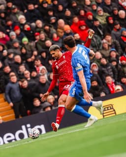 @LFC: 46’ - Back underway! ⏱️

[2-0] #LIVBHA https://t.co/CXdBQ6c03I