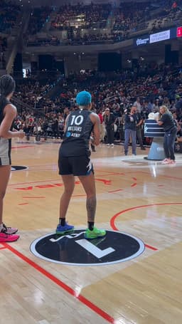 @WNBA: Minnesota looking good 👀

They're cashing in and finished the round with 19 PTS!

@Kia | #KiaShootin...