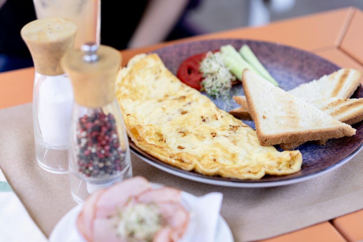 10 Breakfast Choices Doctors Warn Against