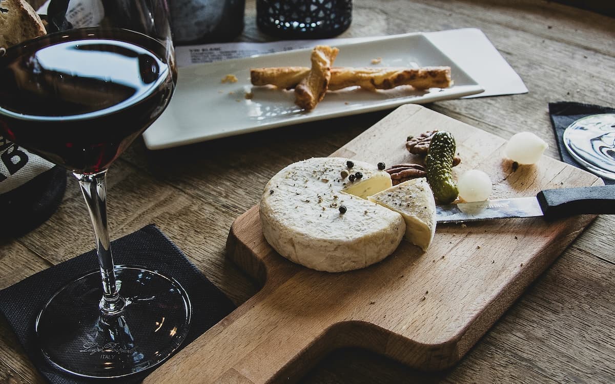 Which wine pairs with cheese? Discover the perfect match ...