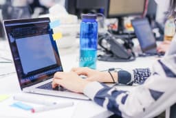 AIの出力を現場で使える画面にするフロントエンドエンジニア ...