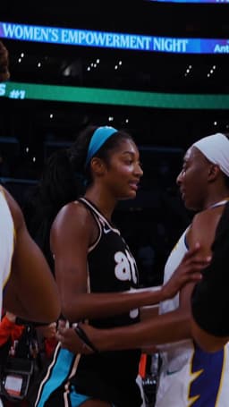 @LASparks: All love for Nneka postgame. 🫶 https://t.co/1KYhsVBy1P