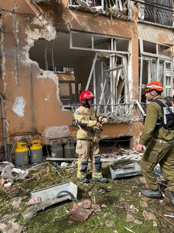 APRIL 4, 2026: “Normal” Now Means 10 Missiles a Day; A Pair of Strikes Hits Tel Aviv Area; Soldier Killed in Lebanon; Senior IDF Commander Signals Disarming Hezbollah Not a War Goal