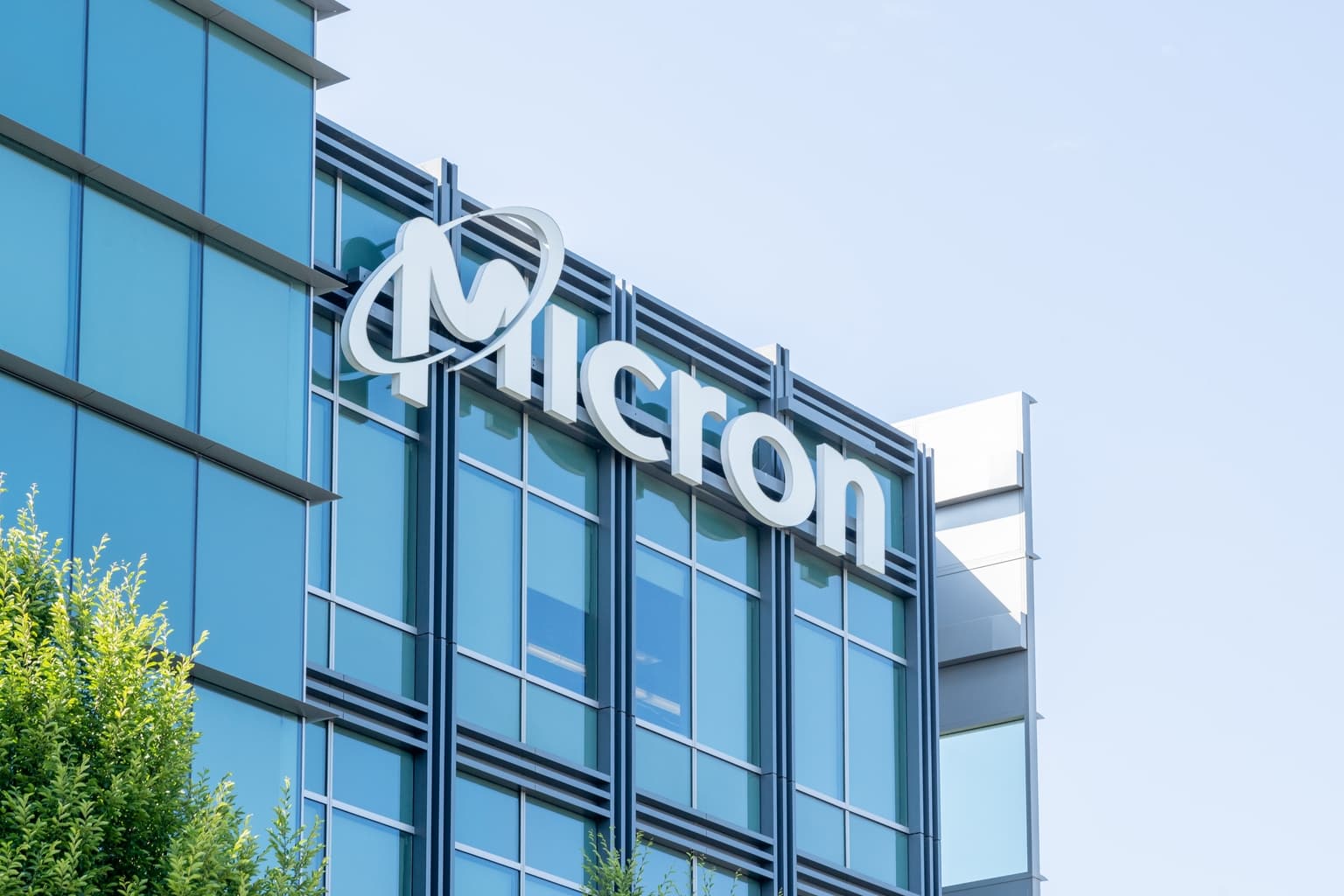 What Will Micron's Gross Margin Guide Be? (undefined:MU)