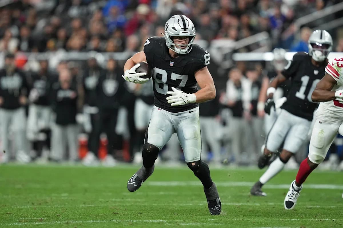 Michael Mayer, Jackson Powers-Johnson, 8 Las Vegas Raiders ...