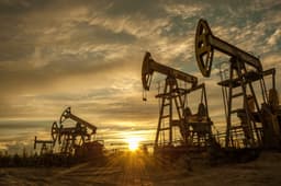 Oil Breakout Stalls as Stock Market Volatility Rises