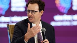White House Restrictions on Anthropic AI Models Escalate Fight Over Frontier AI Control