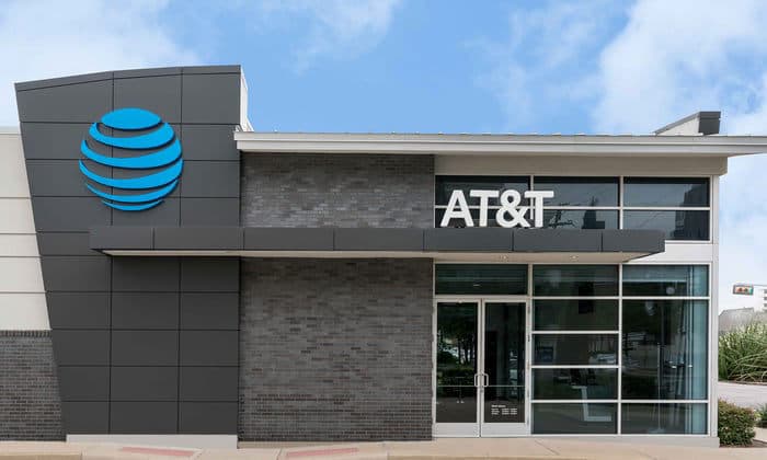 AT&T: Should investors buy into the turnaround?